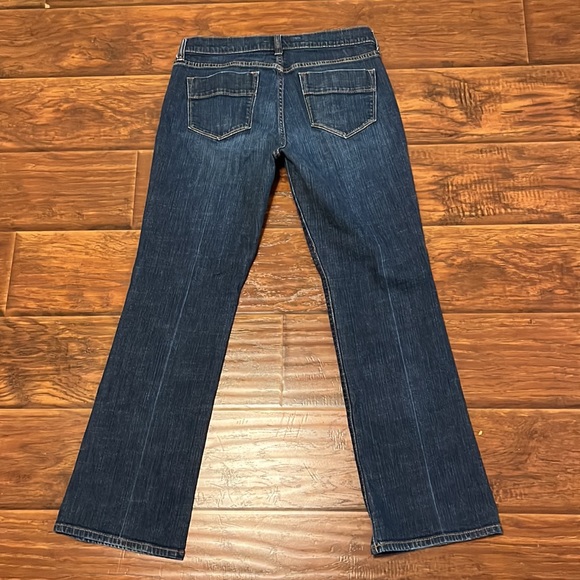 Old navy women blue jeans - Picture 9 of 10
